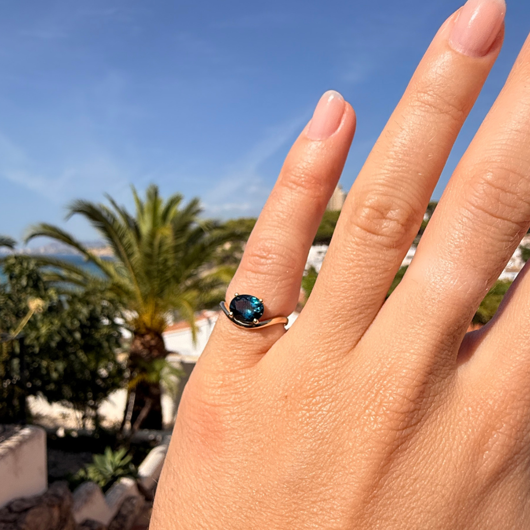 MIDNIGHT PINKY RING WITH LONDON BLUE TOPAZ