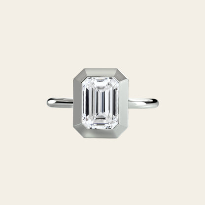 VELORA RING, THE BEZEL SOLITARIRE